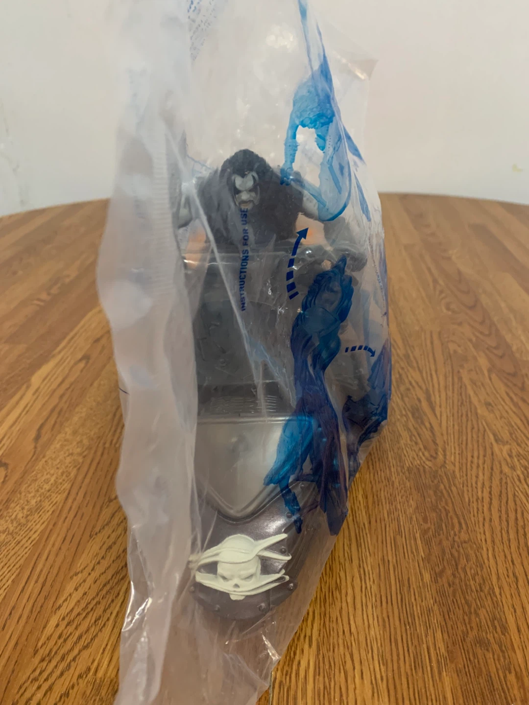 Supergirl (Cinemark Exclusive) Lobo’s Spacehog Collectible Combo - photo 3