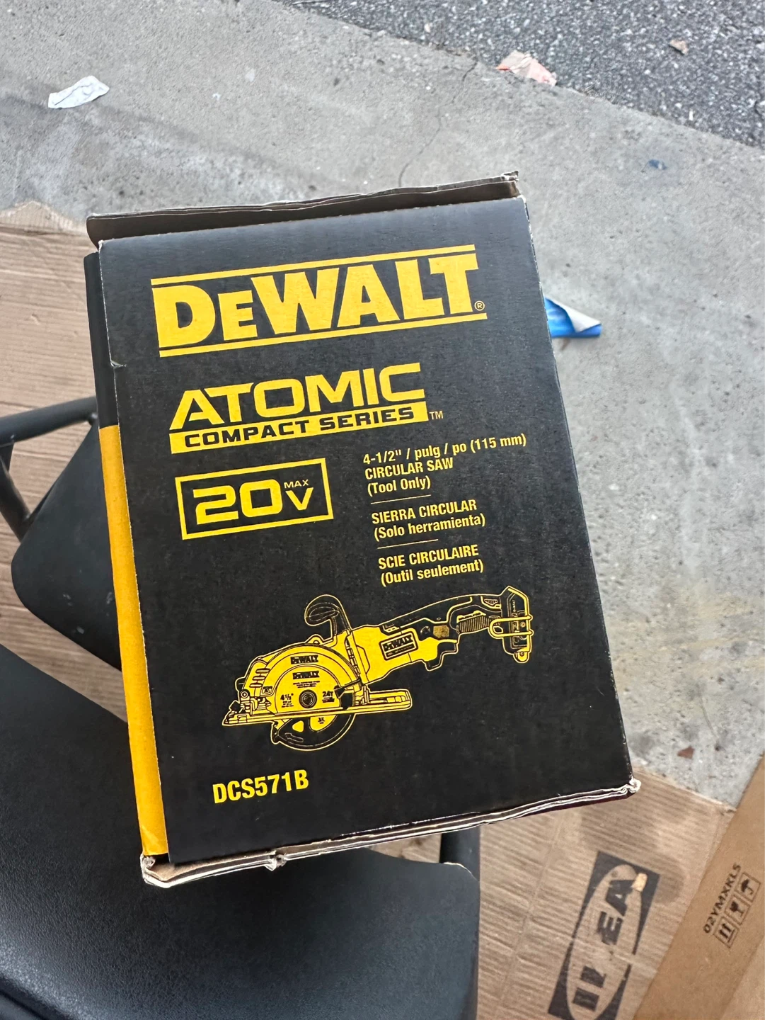 DEWALT Compact Series 4-1/2" Circular Saw (Tool Only) DCS571B - photo 3