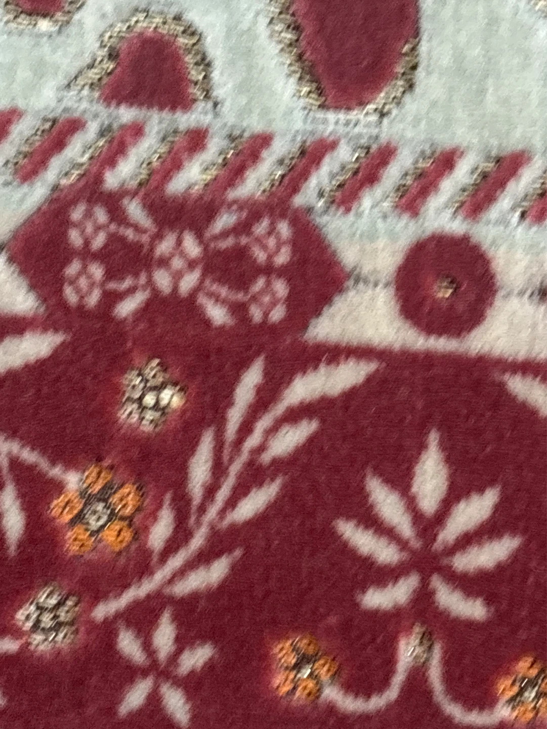 New Rug with Red And Cream Detailing - photo 4