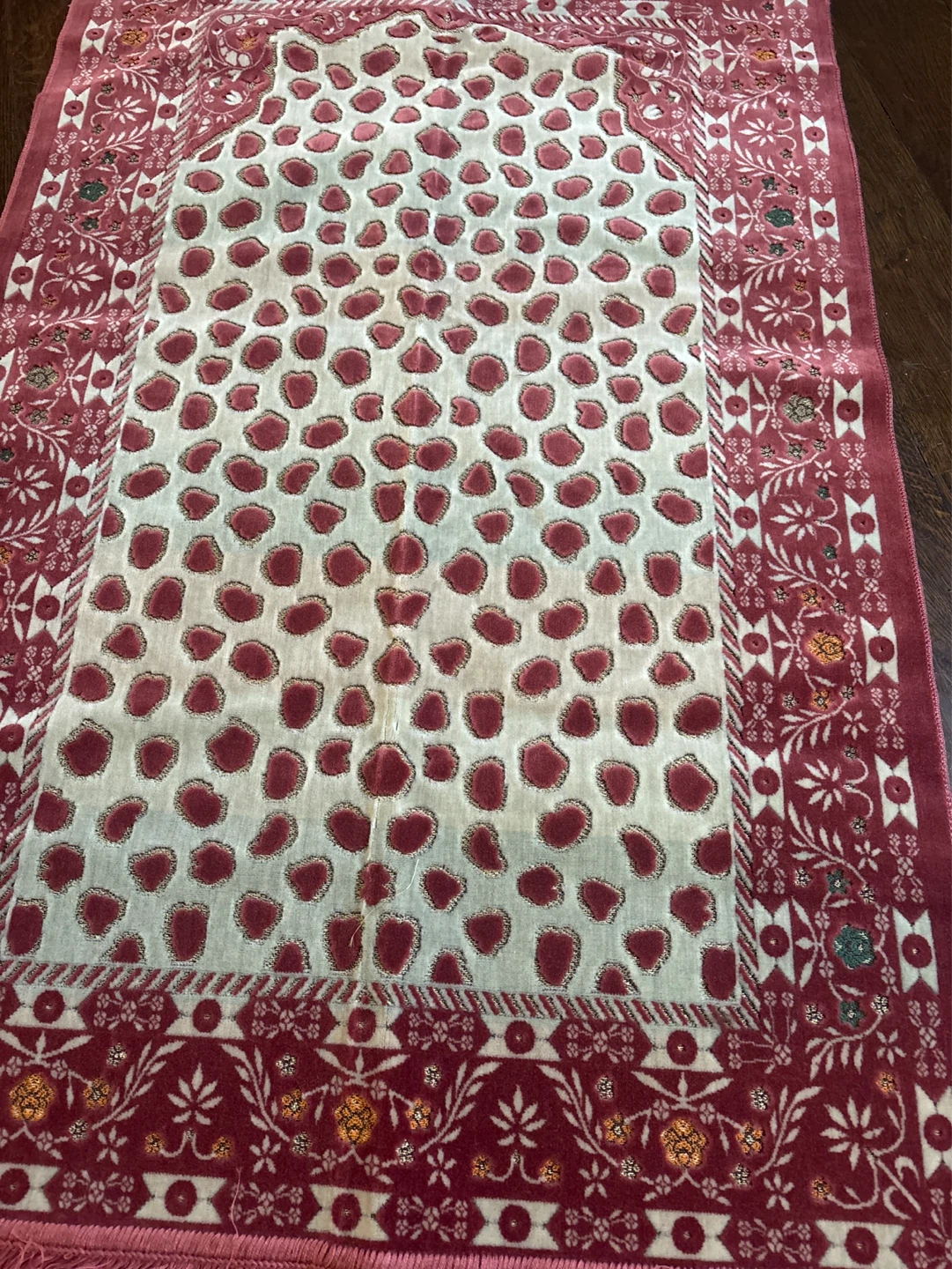 New Rug with Red And Cream Detailing - photo 3
