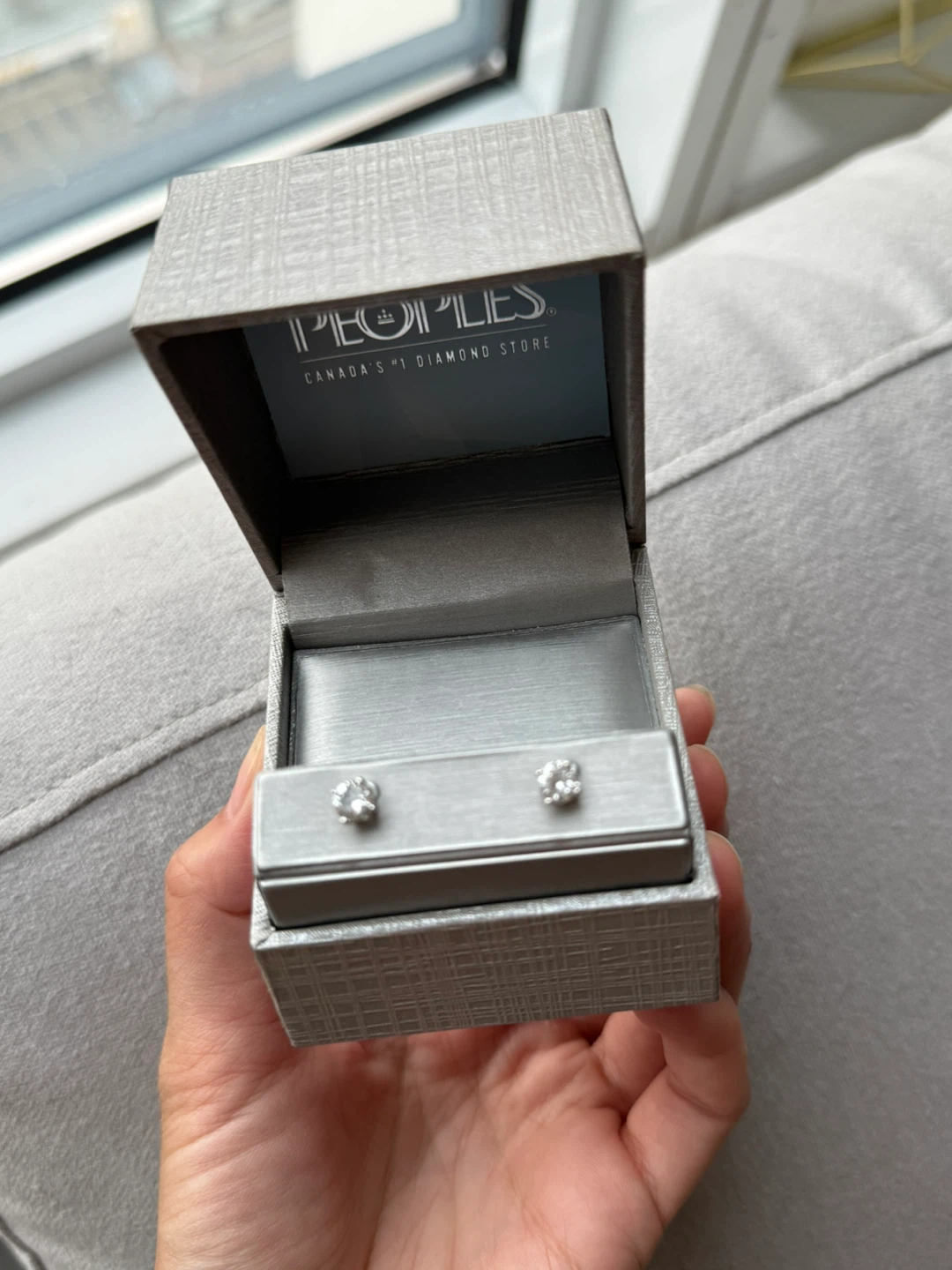 Peoples diamond stud earrings