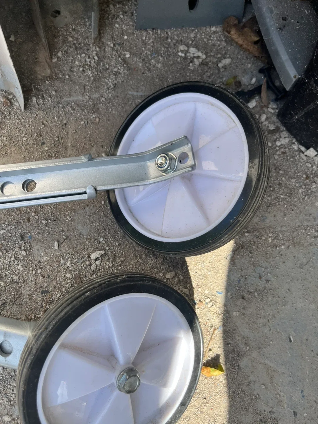 Pair of Training Wheels with Silver Brackets - photo 3