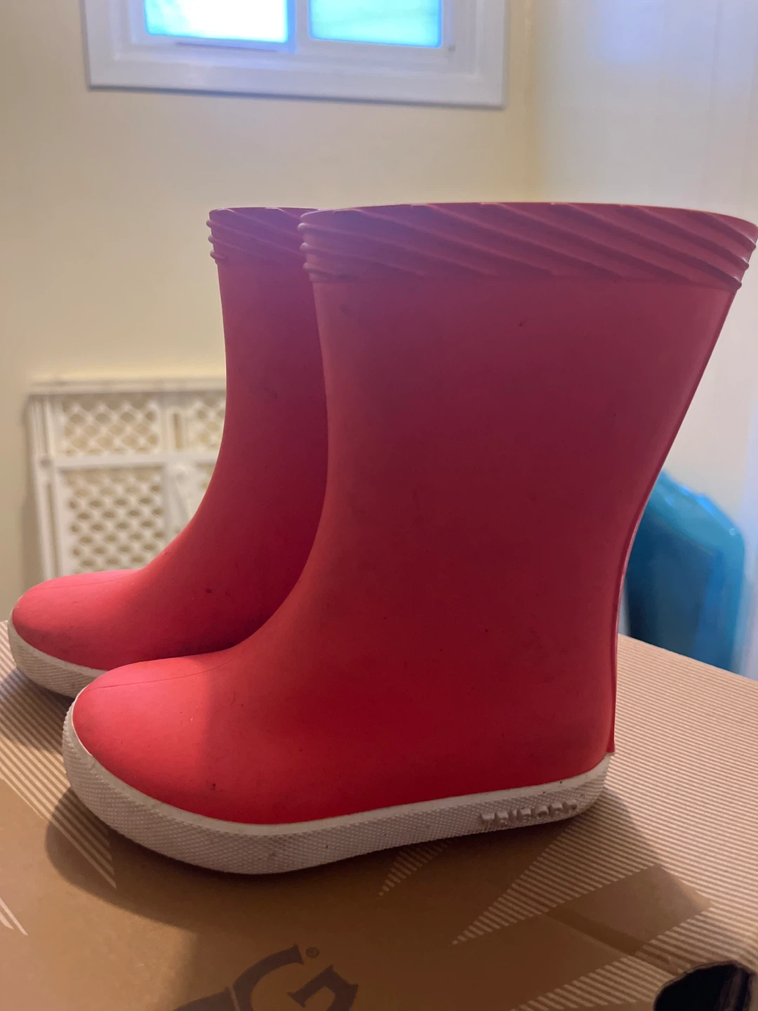 Kids Red/Pink Rain Boots Size 23/24 EU = 6C - photo 2