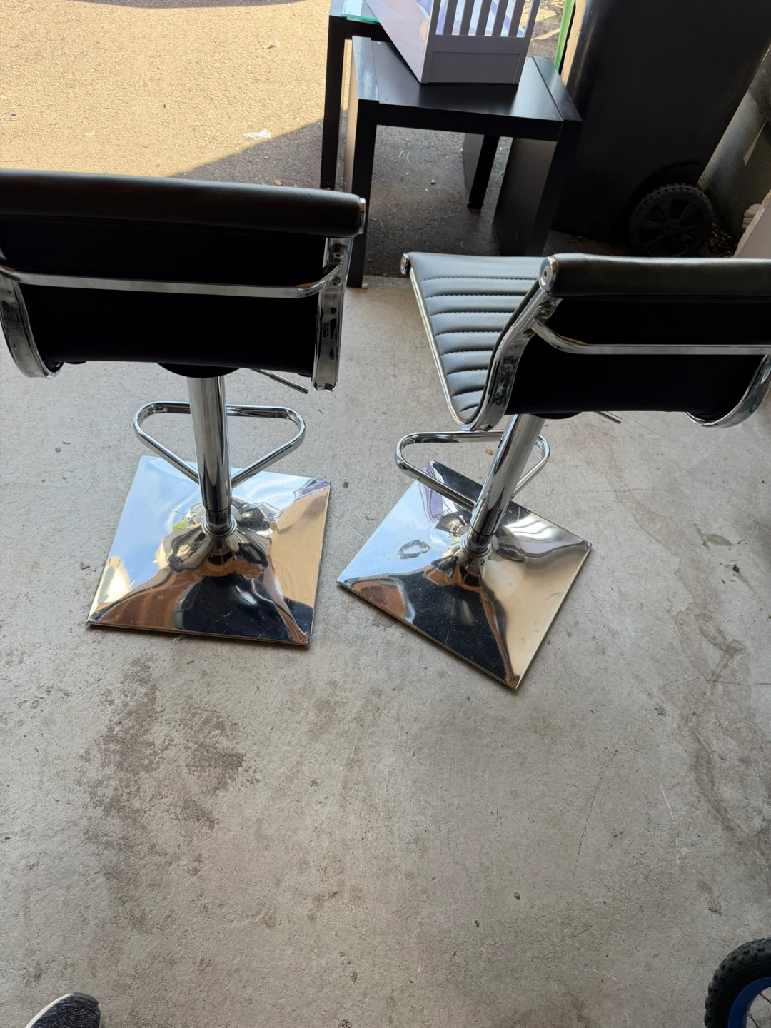 Set of 2 Grey Faux Leather Bar Stools - photo 2