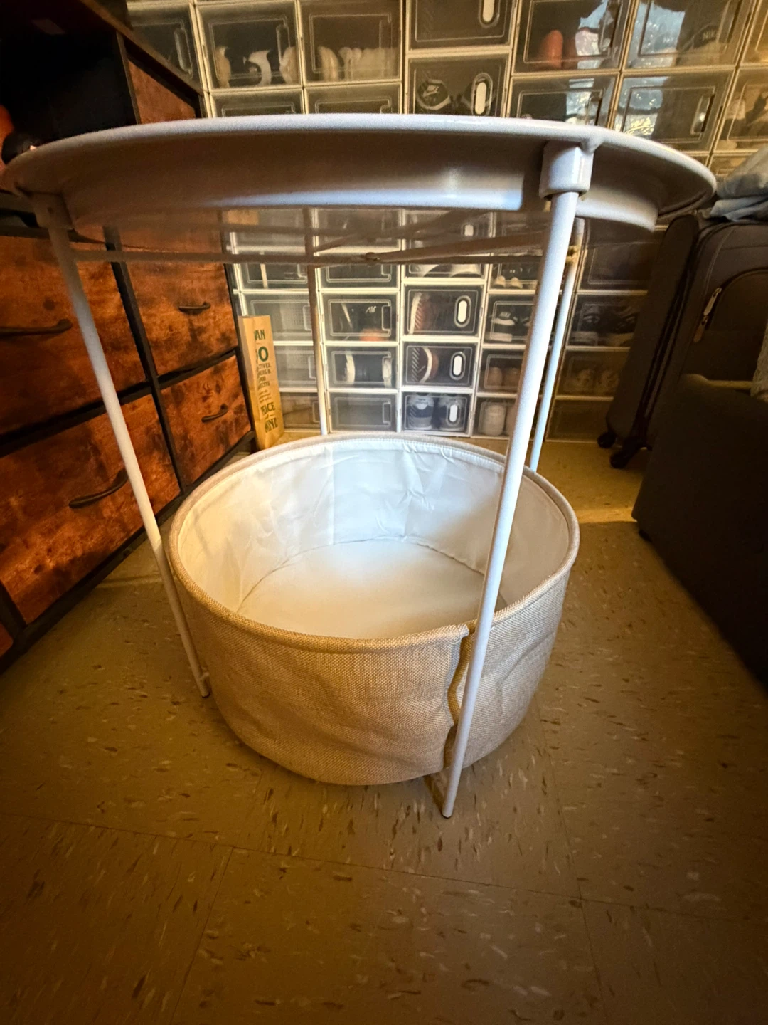 White Round End Table with Storage Basket - photo 4