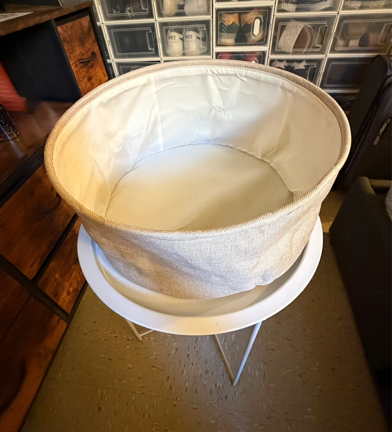 White Round End Table with Storage Basket - photo 5