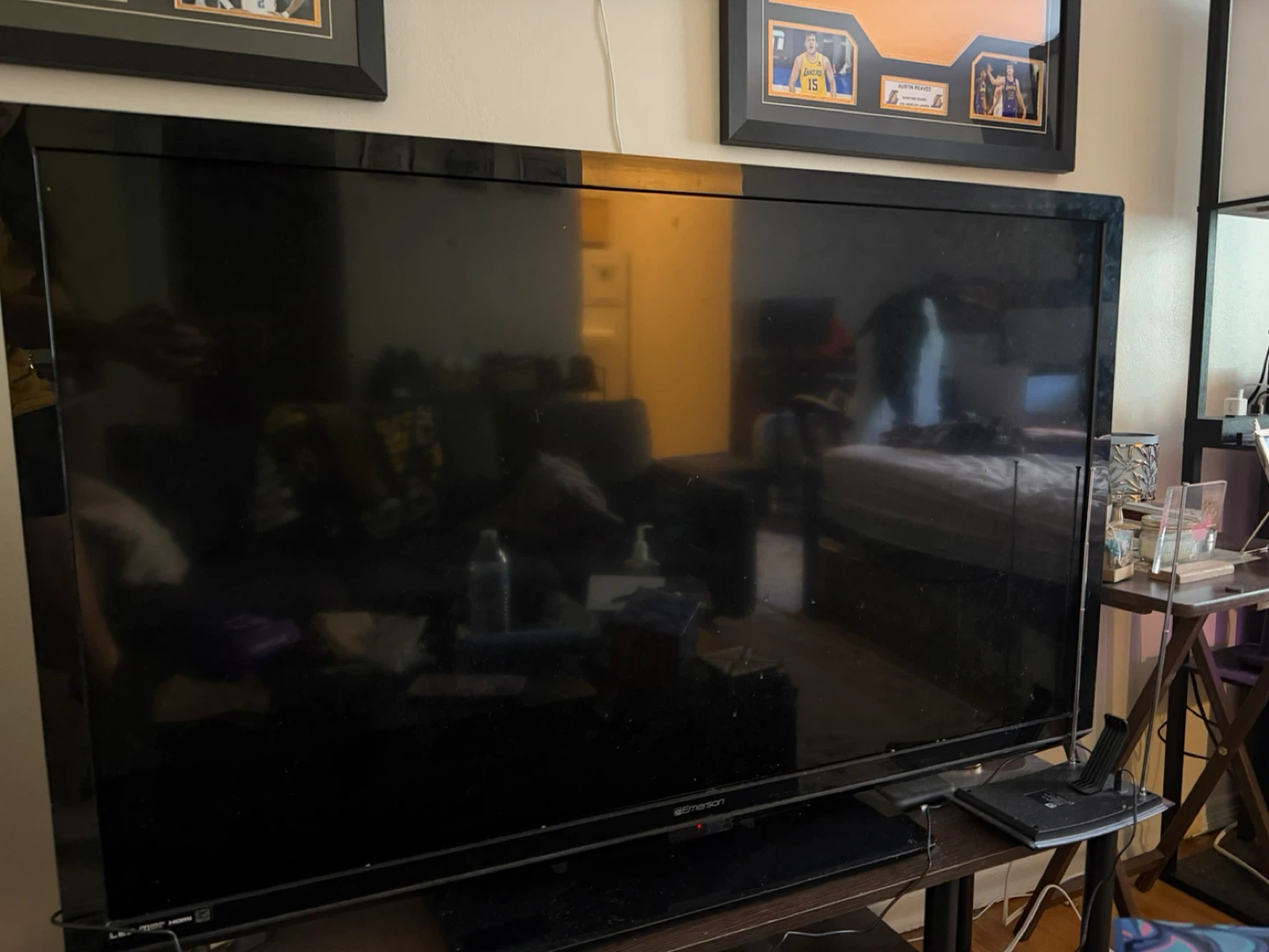 Emerson Flat Screen TV 55’ - photo 2