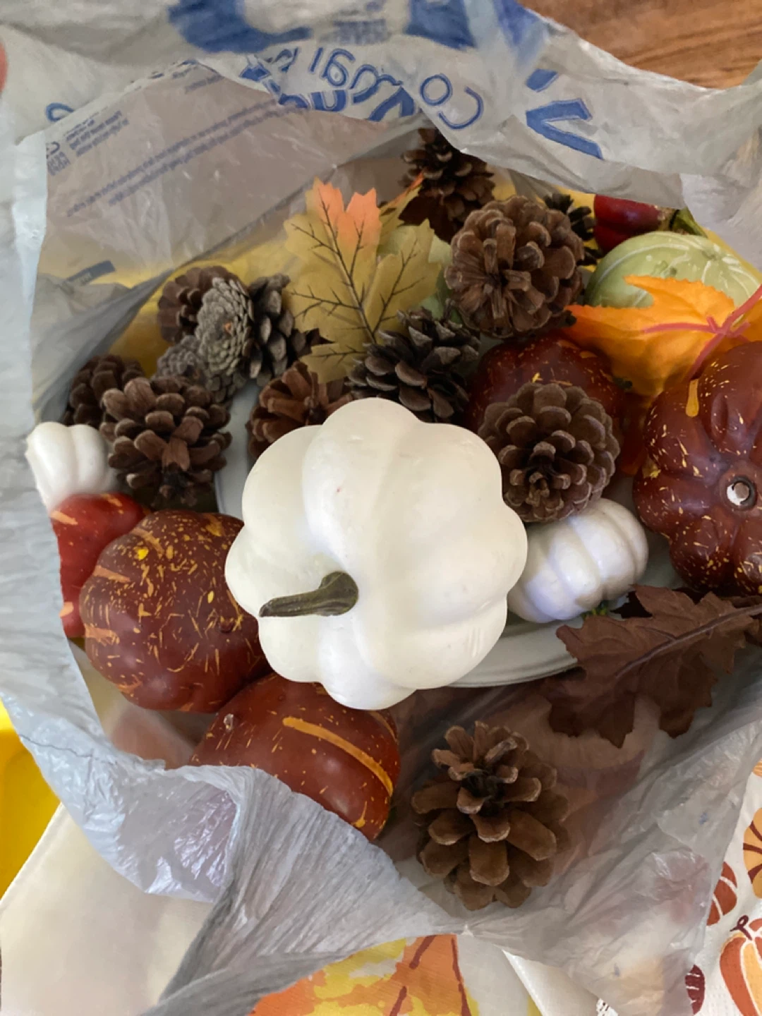 Halloween Crackers & Fall Decor Lot - photo 2
