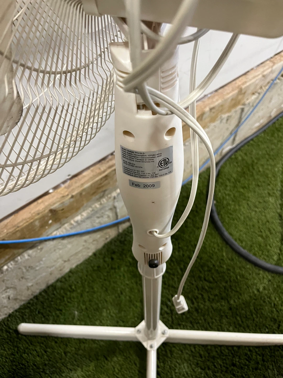 Lasko Pedestal Fan - photo 5