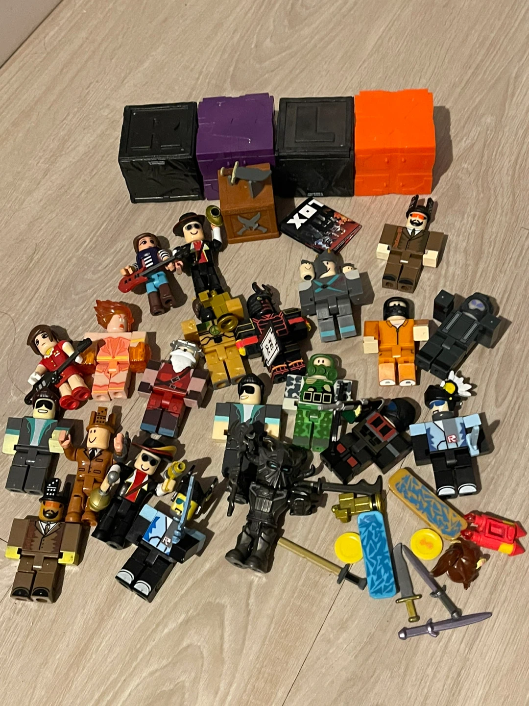 Bunch of Roblox Figurine Toys ⚽️