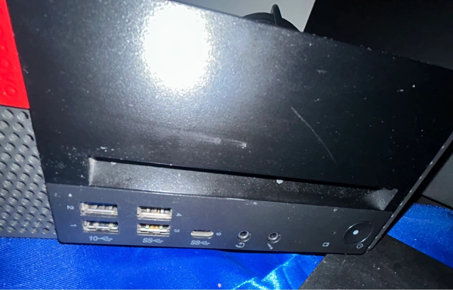 Lenovo ThinkCentre M720s Desktop Computer