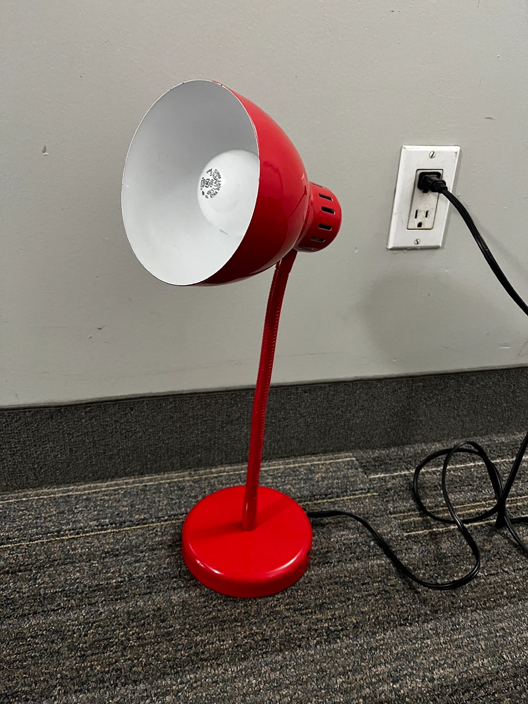 ⚽ Red Desk Lamp