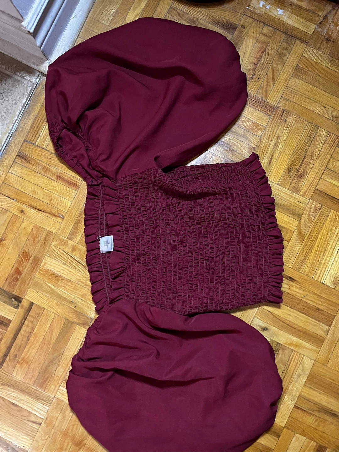 ⚽ Maroon Smocked Puff Sleeve Top (S) - photo 3