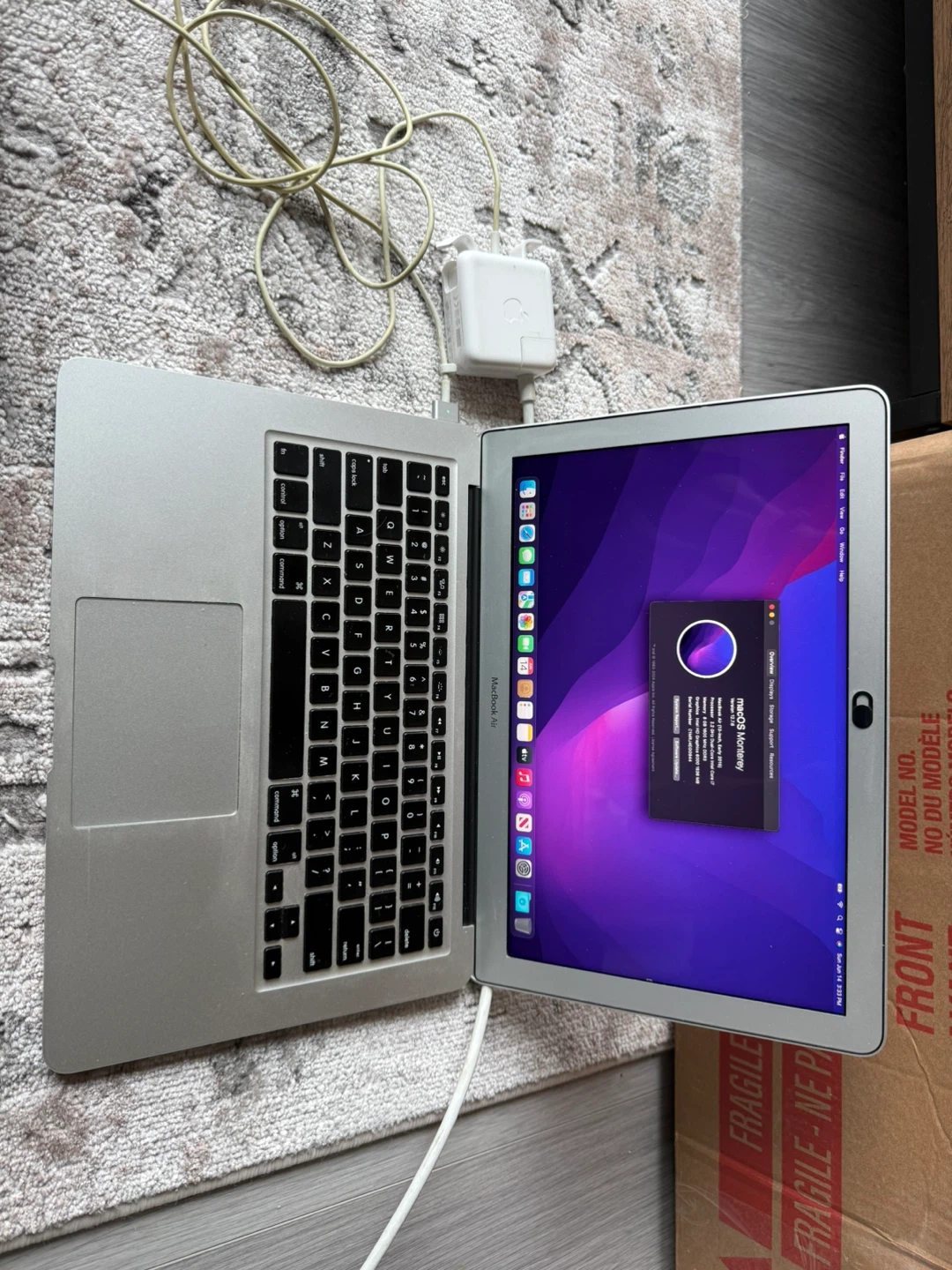 Apple MacBook Air (Early 2015) - photo 2