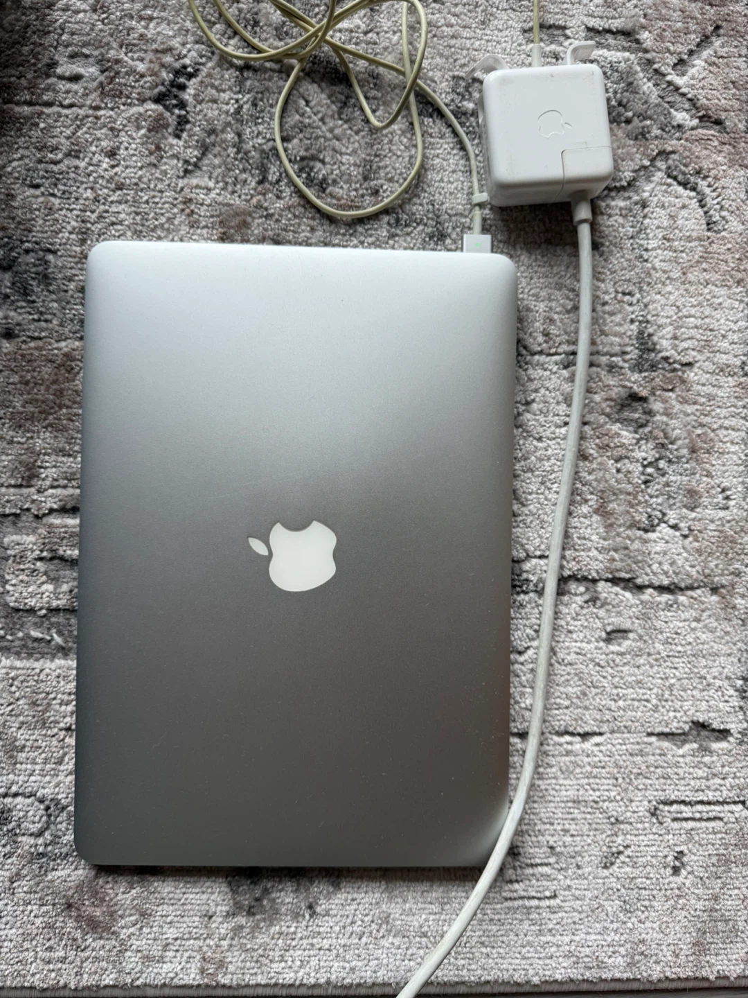 Apple MacBook Air (Early 2015)