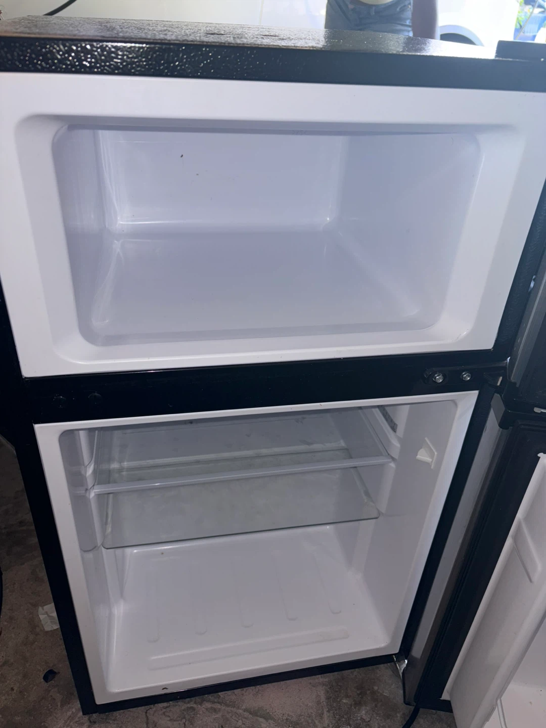 Frigidaire Compact Refrigerator - photo 3