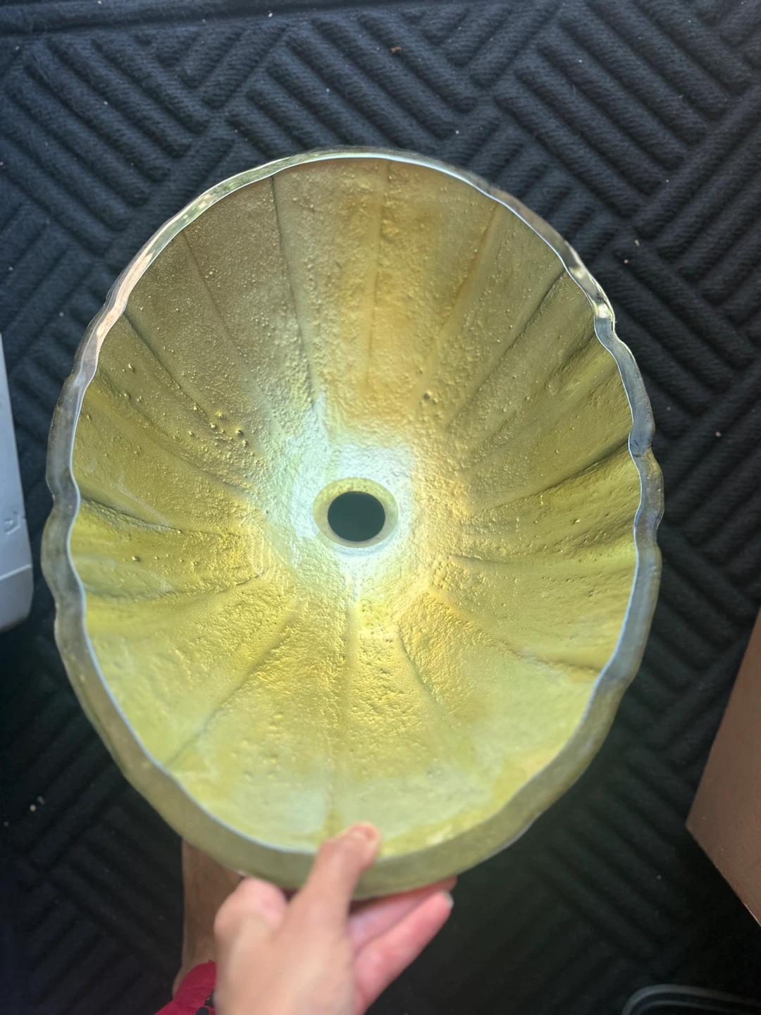 Brandnew Wash Basin gold-tempered glass