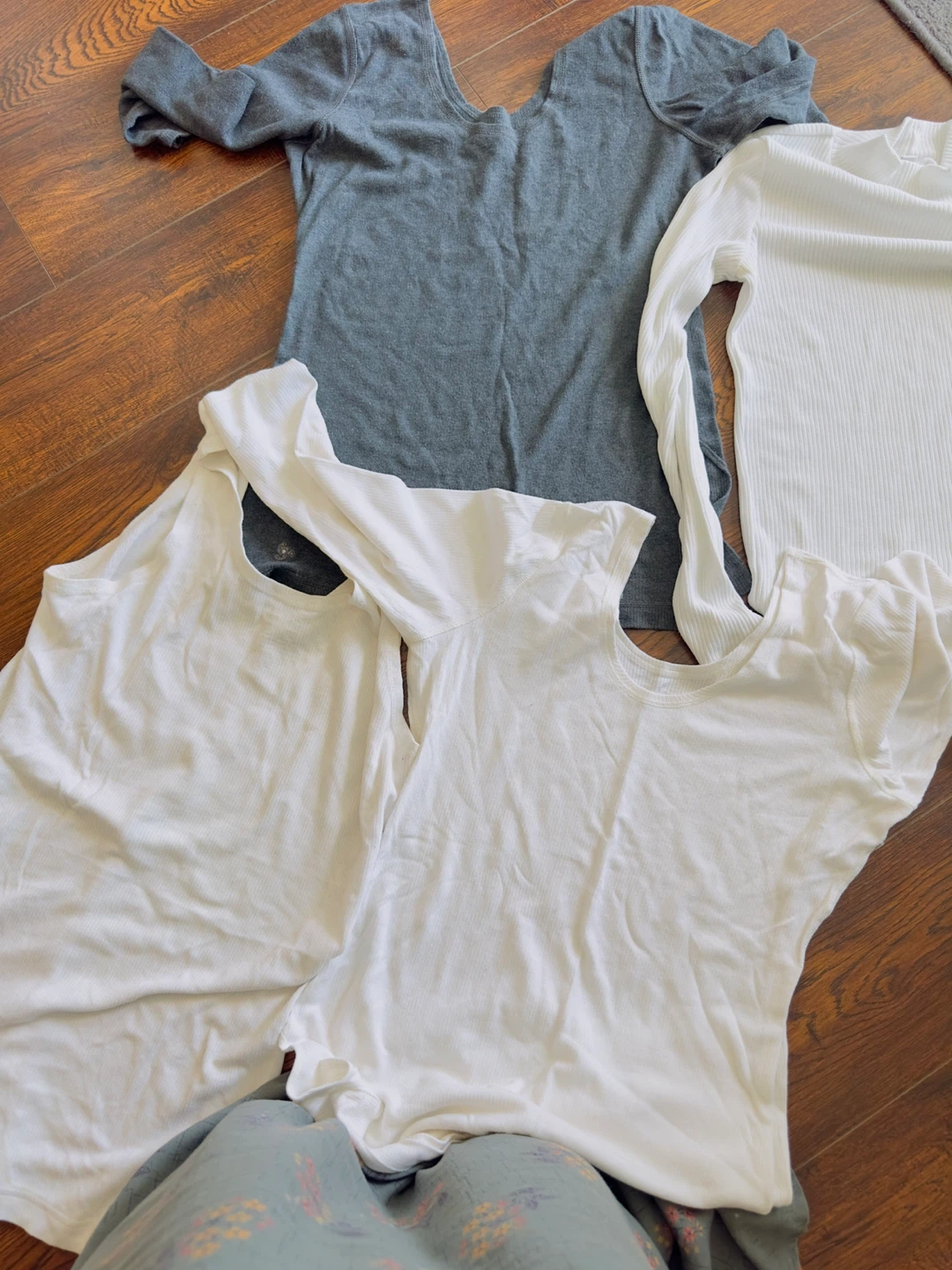 Adult and kids 7 to 8 thermals full selves and half sleves - photo 5