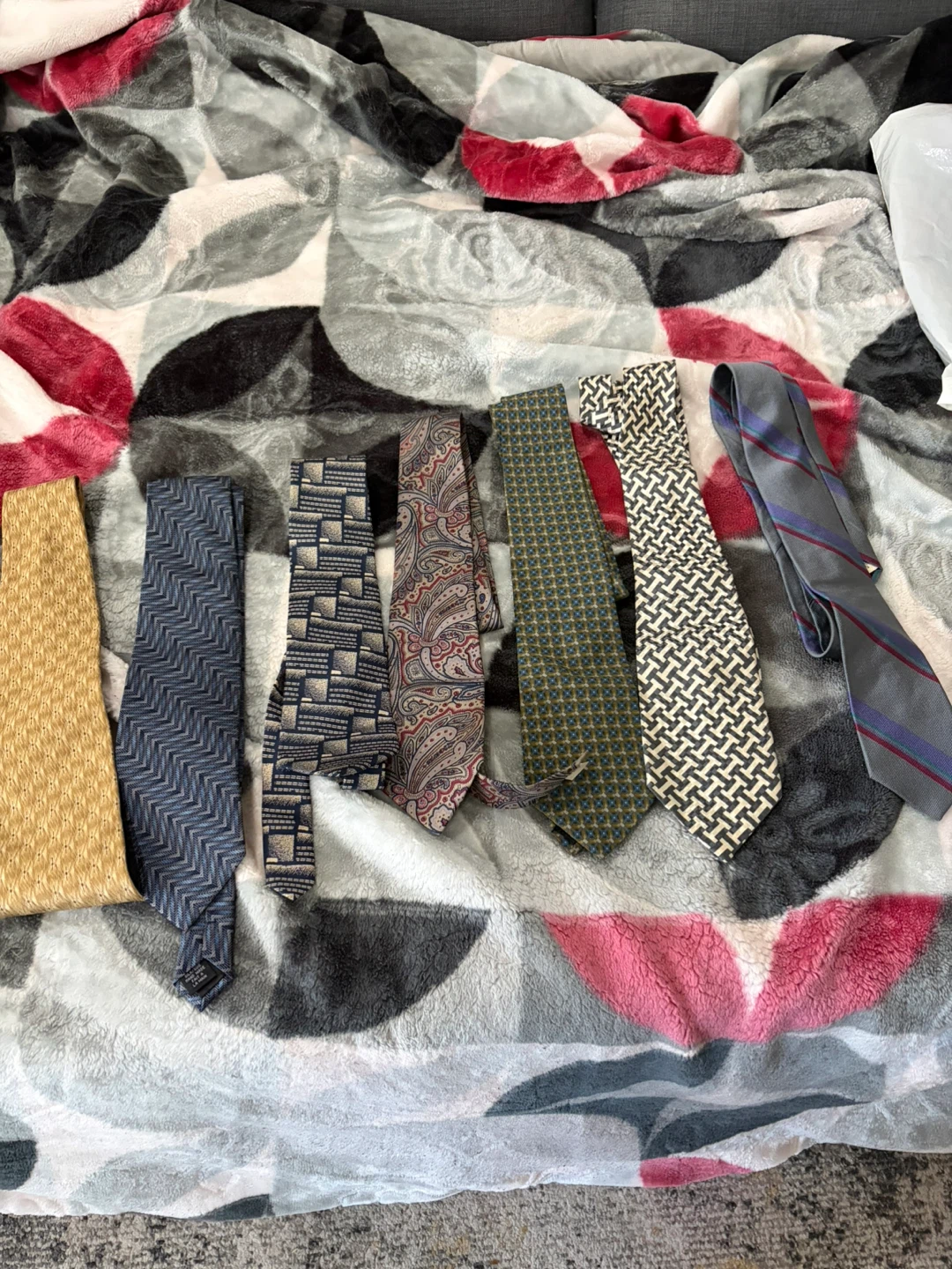 Lot of 7 Men's Ties - photo 2