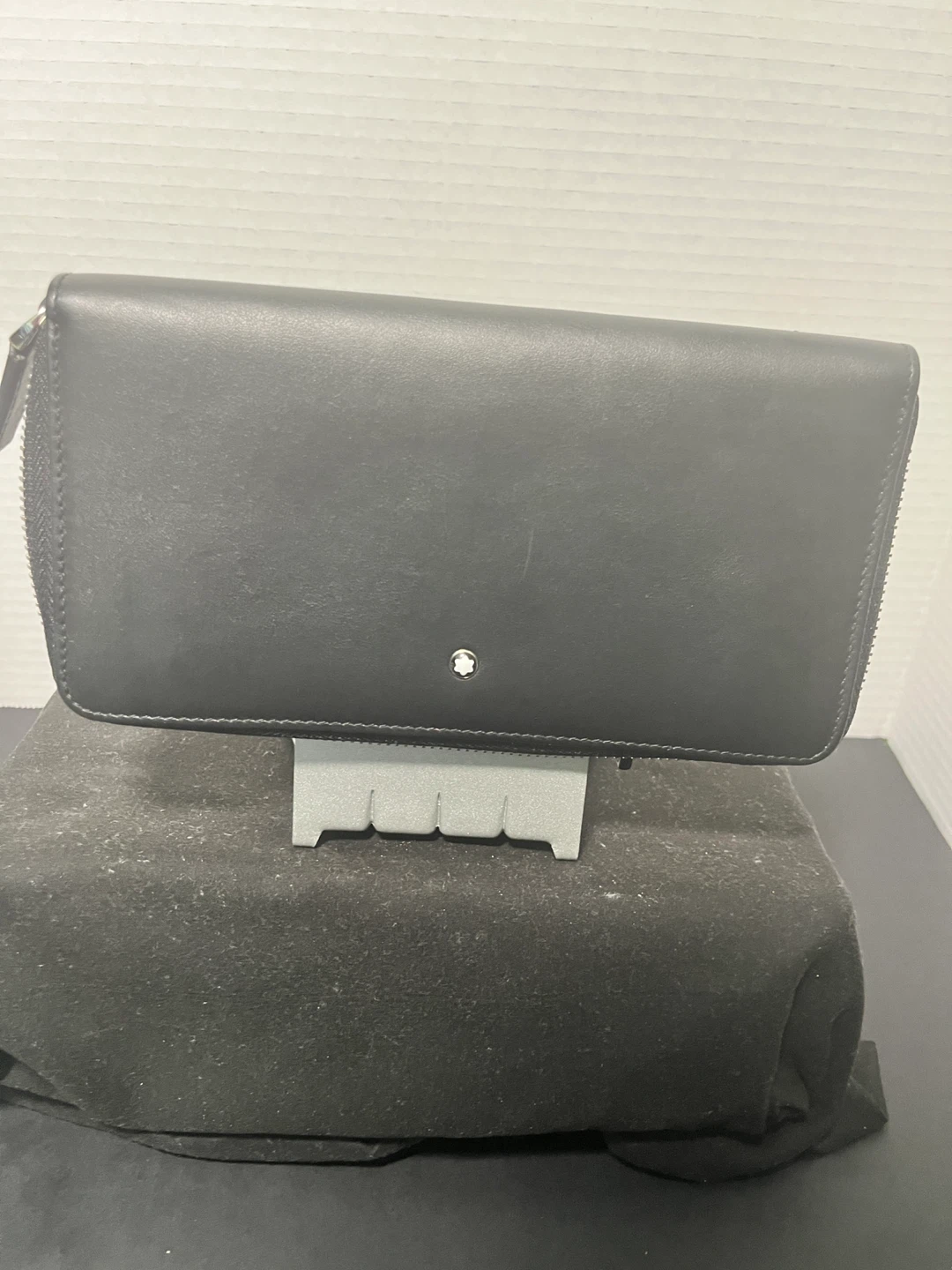 Montblanc Black Leather Zip Around Wallet - photo 3
