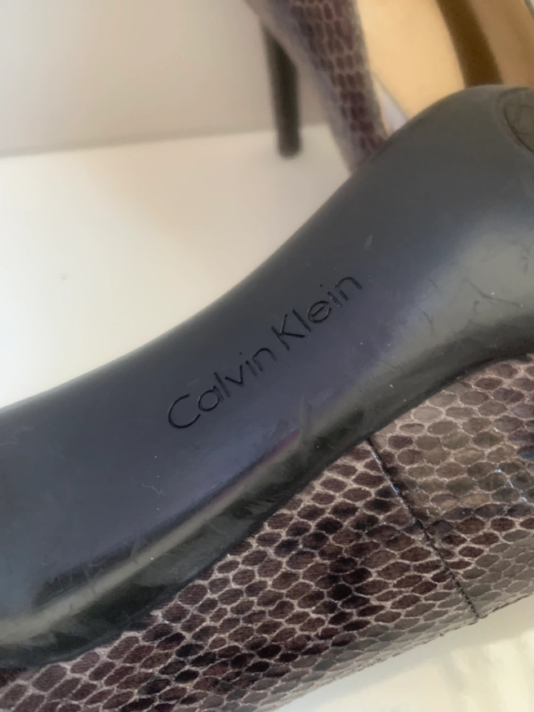 Calvin Klein Lana Snakeskin Print Pumps Size 9.5M - photo 3