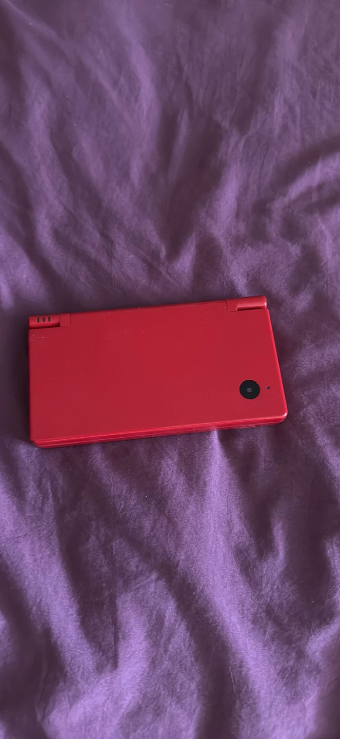 Red Nintendo DSi