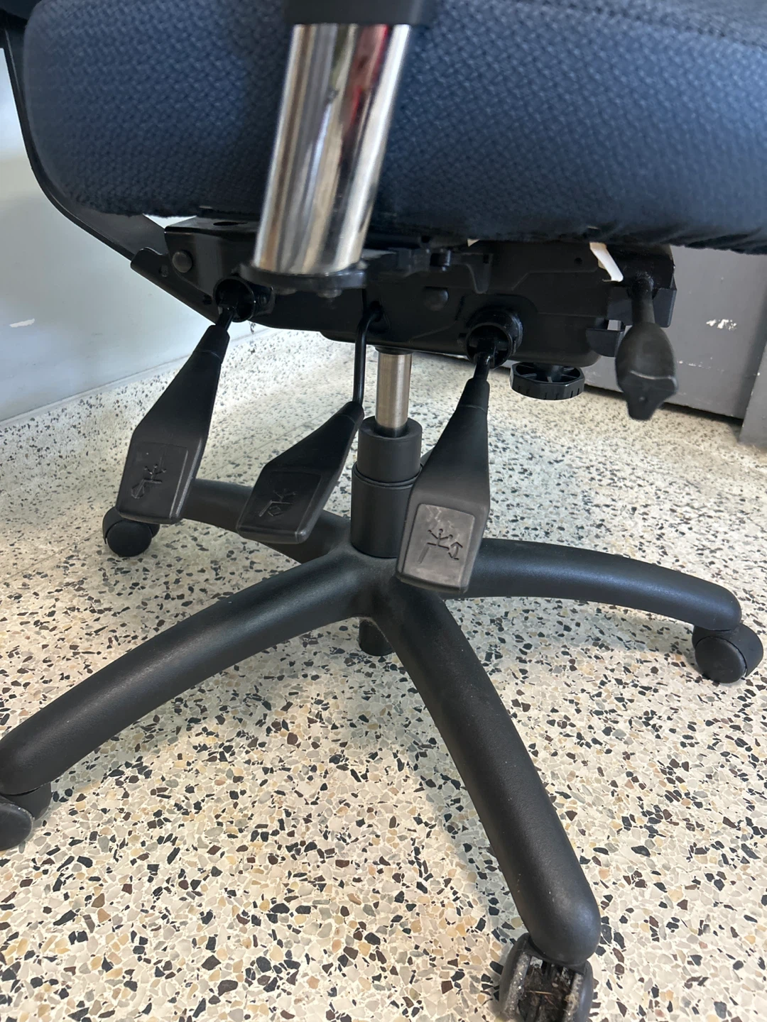 Office Chair - photo 3