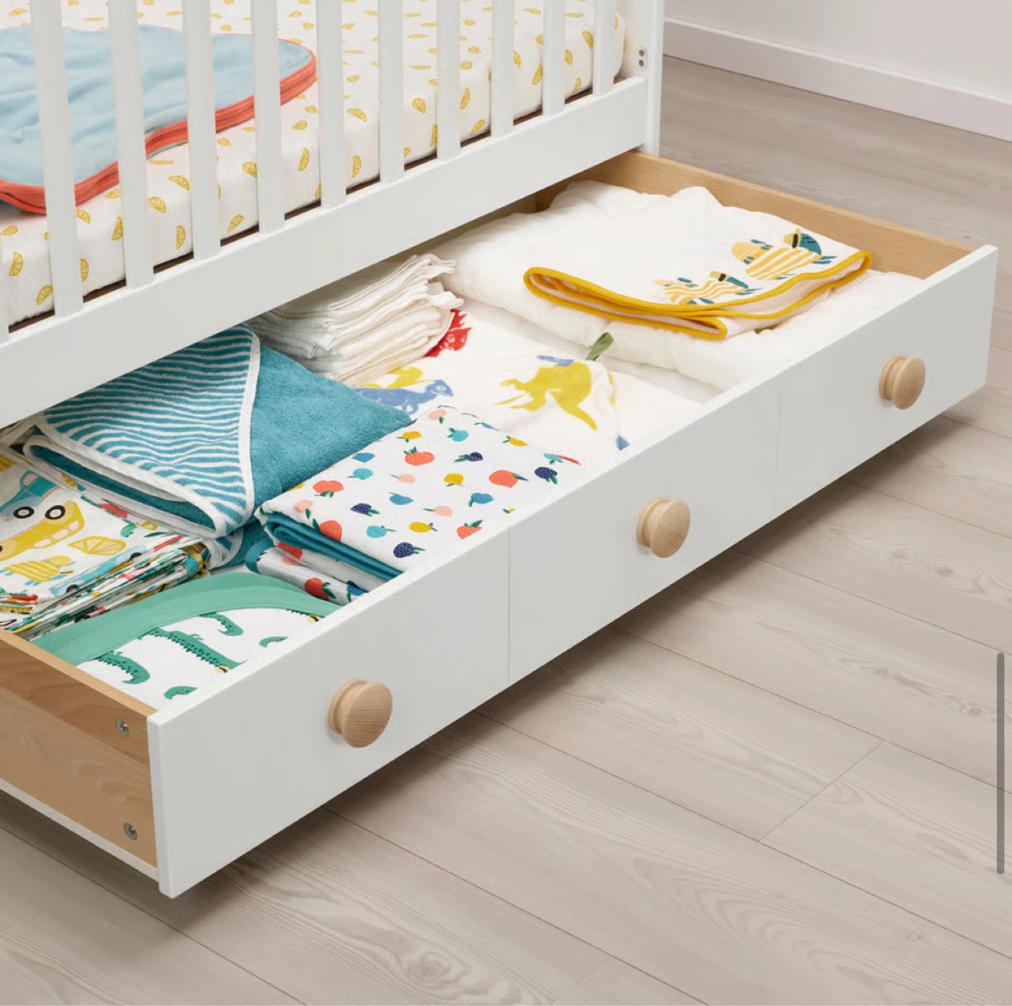 White baby crib with drawer - photo 4