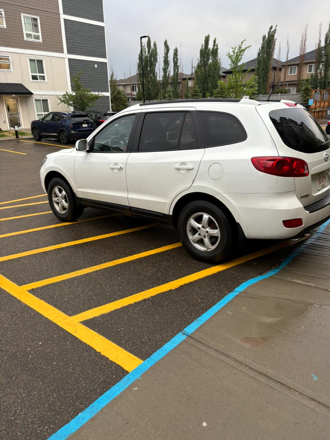 Hyundai Santa Fe White SUV - photo 2