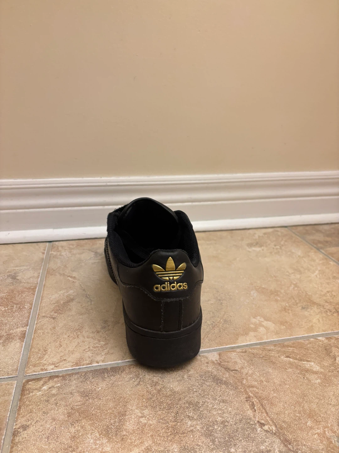 Adidas Superstas Size 9.5 Shoes - photo 3