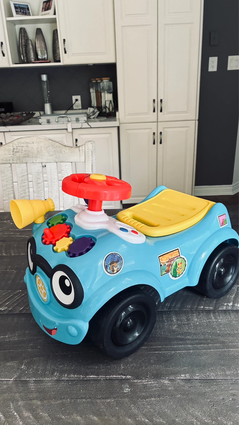 Baby Einstein toddler ride in with music& sounds
