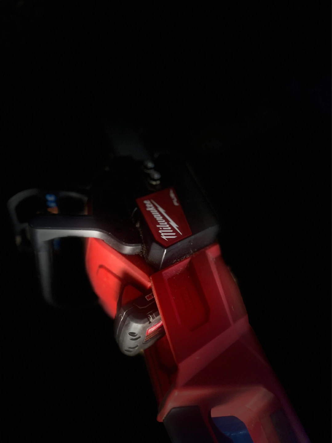 Milwaukee M18 FUEL Chainsaw - photo 5