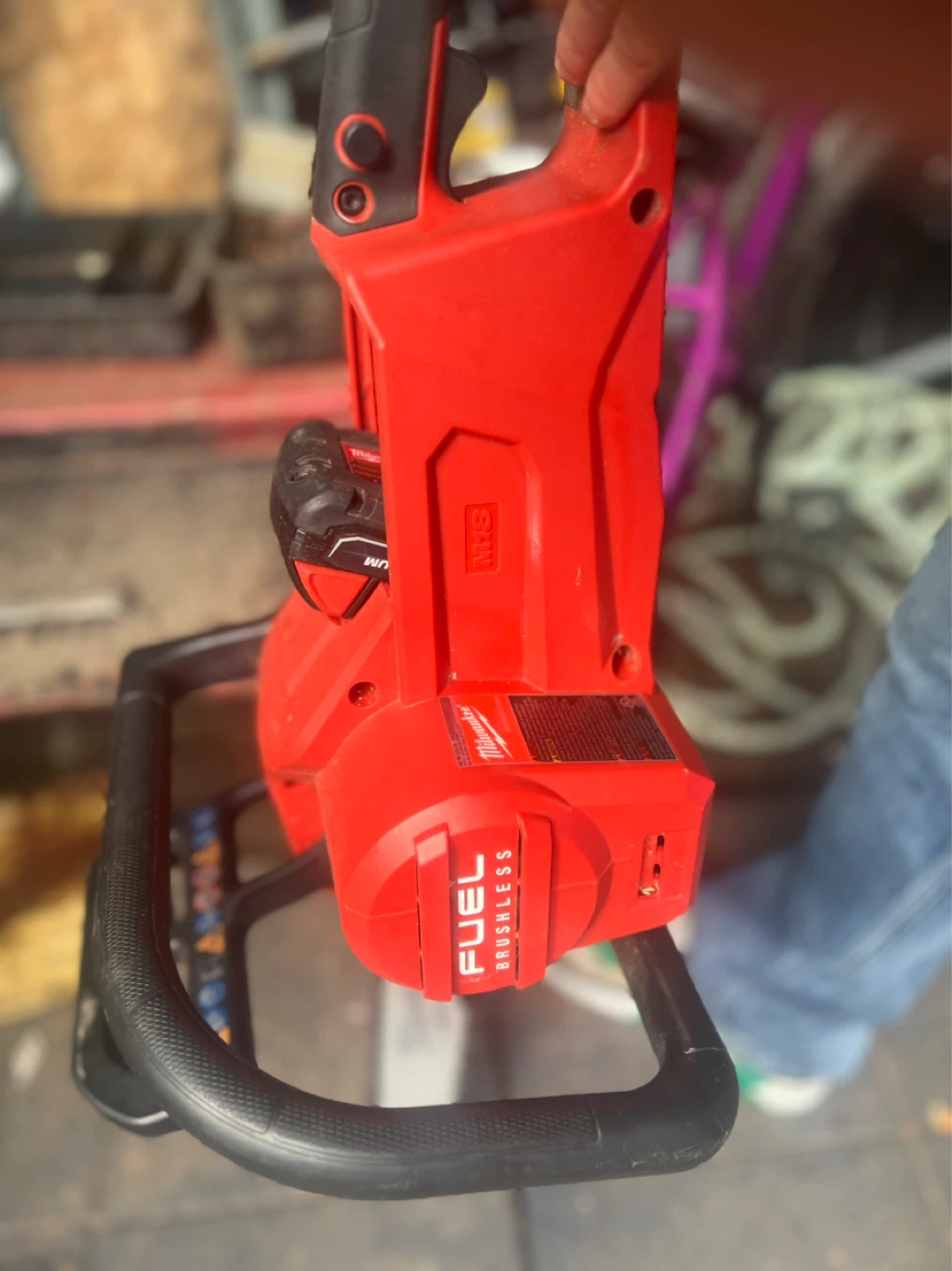Milwaukee M18 FUEL Chainsaw - photo 3