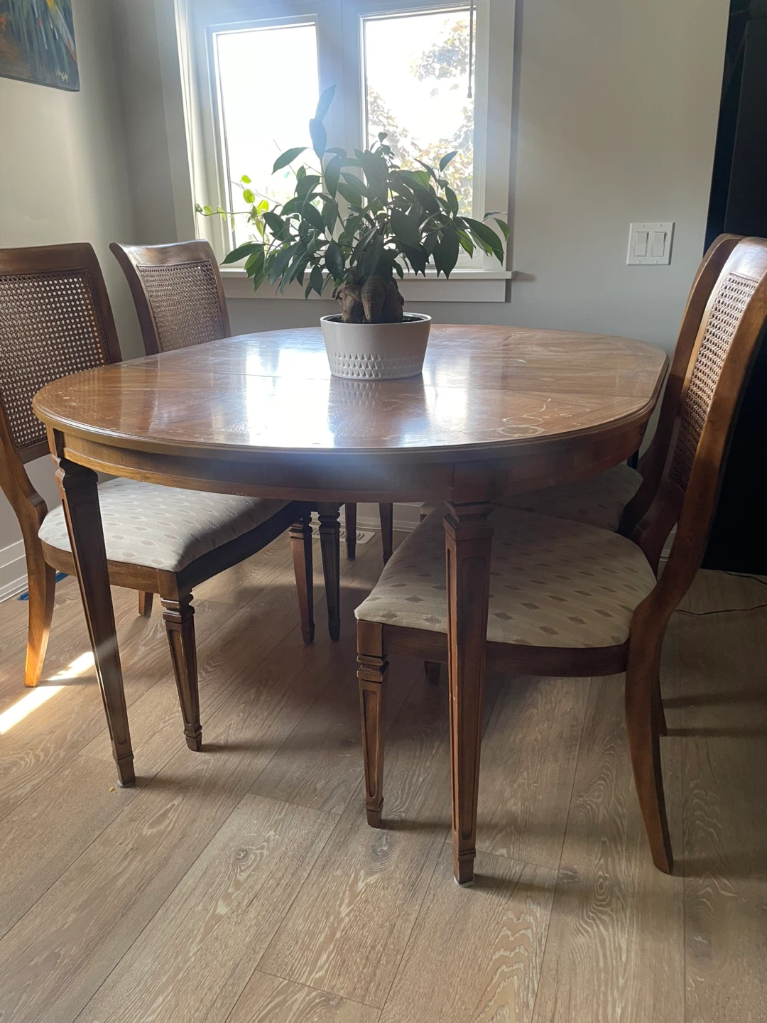 Wooden Dining Table with  6 Chairs ⚽️