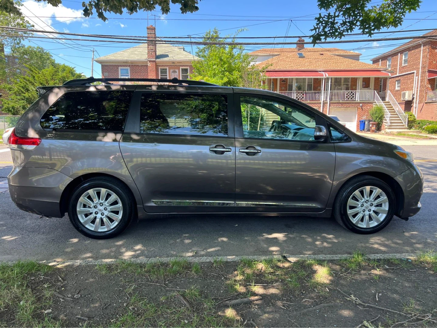 2013 Toyota Sienna XLE - photo 5