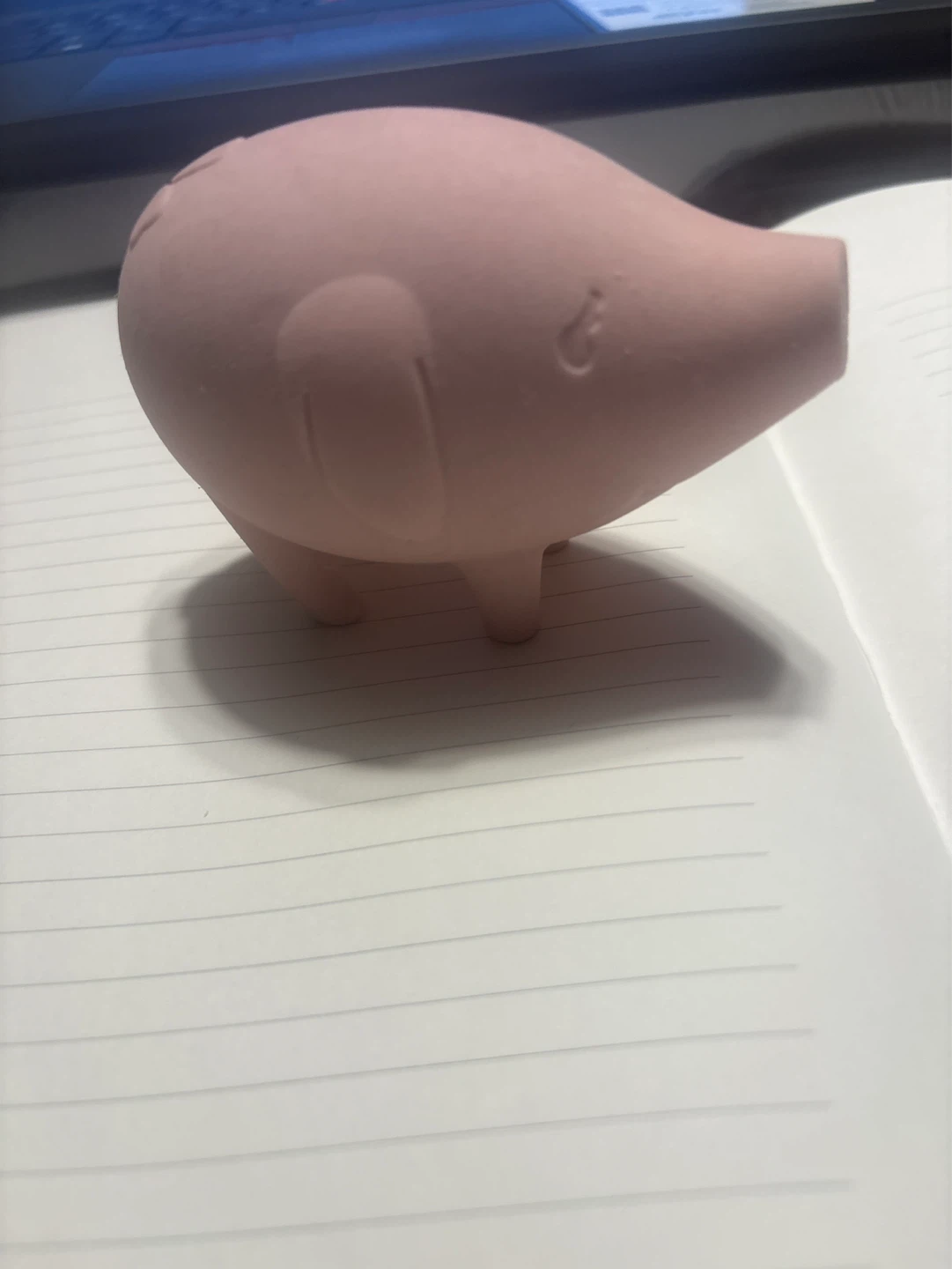 ⚽️Oversized Pink Pig Eraser