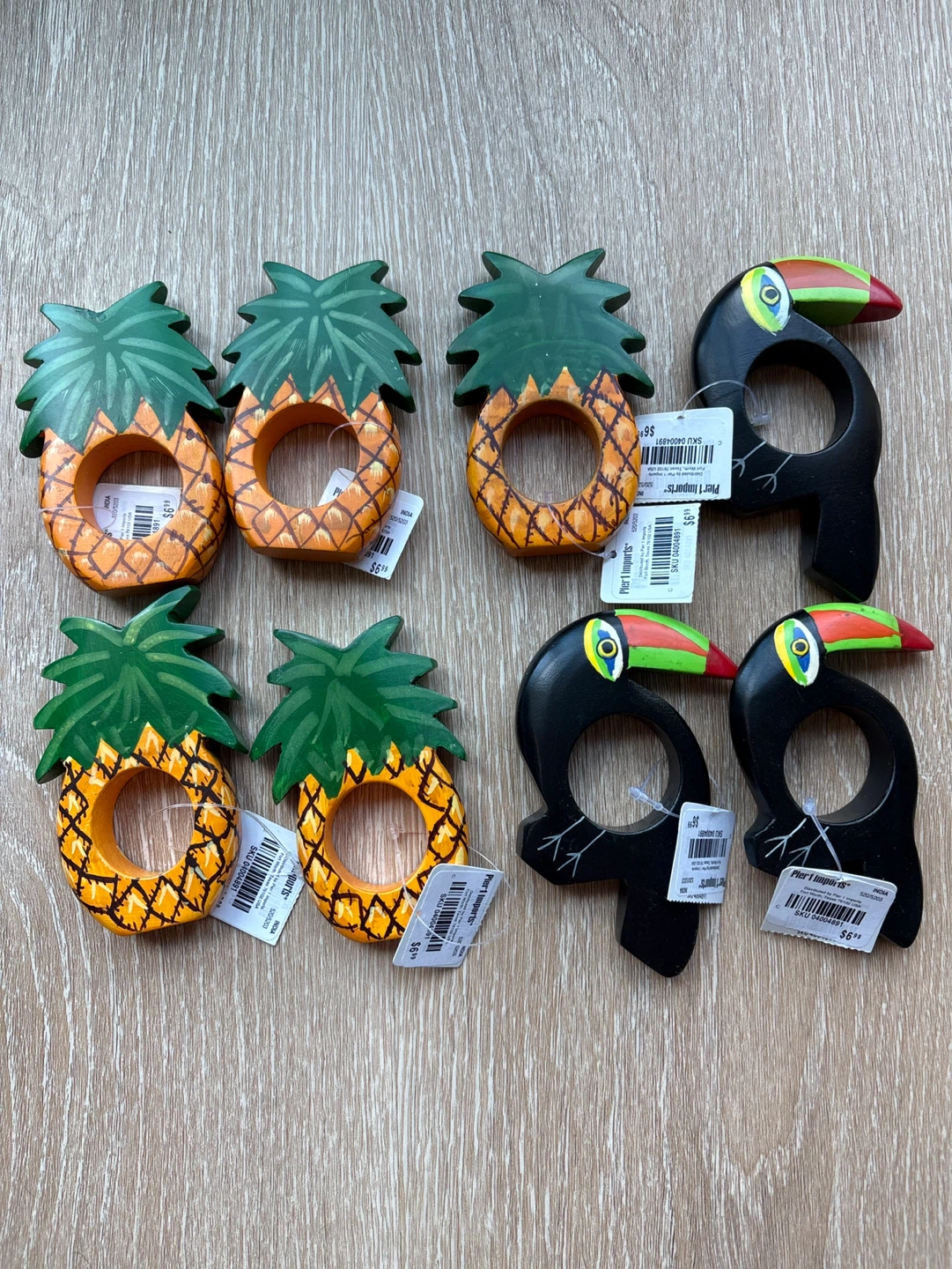 BNWT Pier 1 Imports Toucan & Pineapple Napkin Rings (Set of 8)