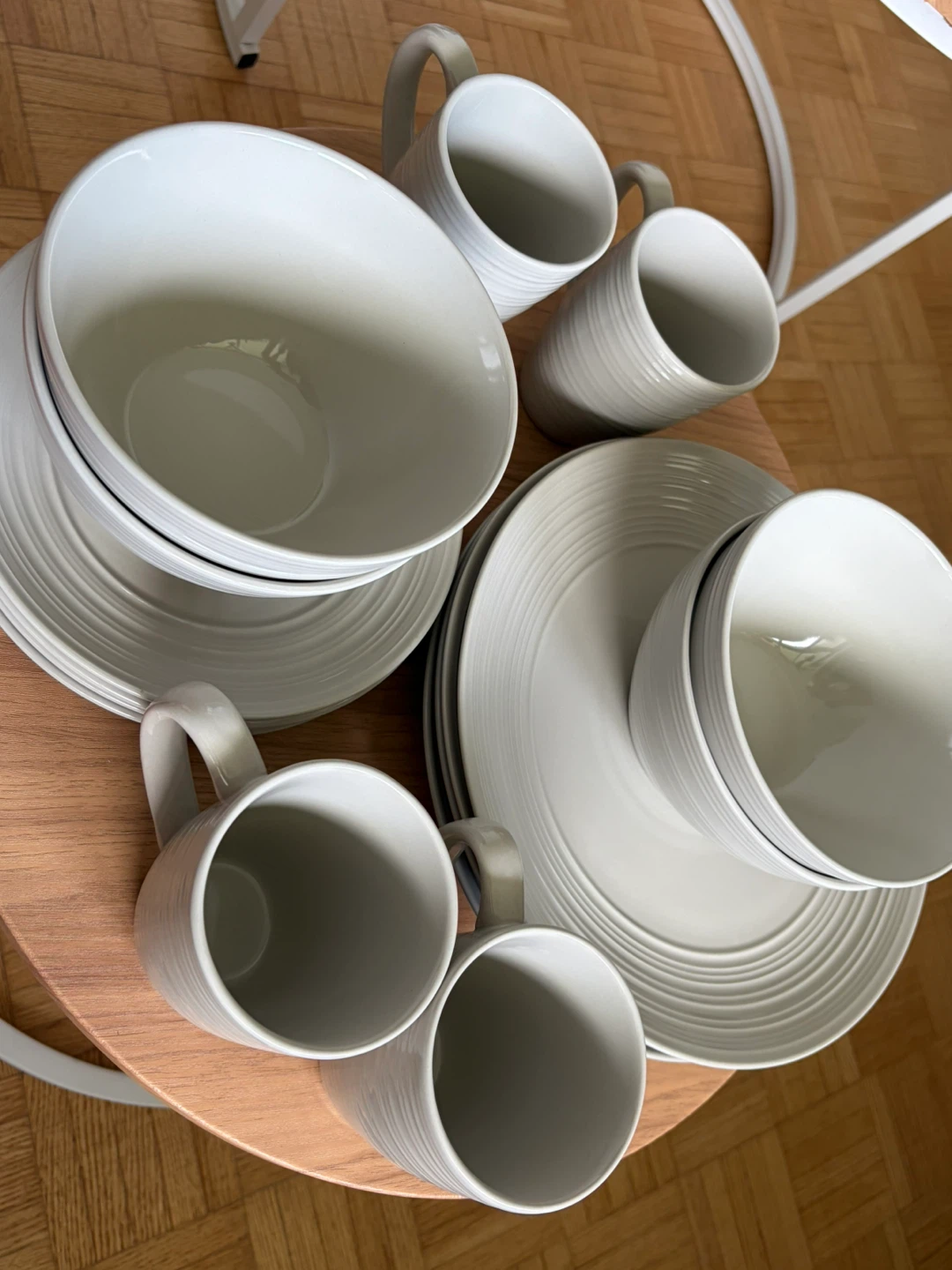 Thomson Pottery Dinnerware Set of 16