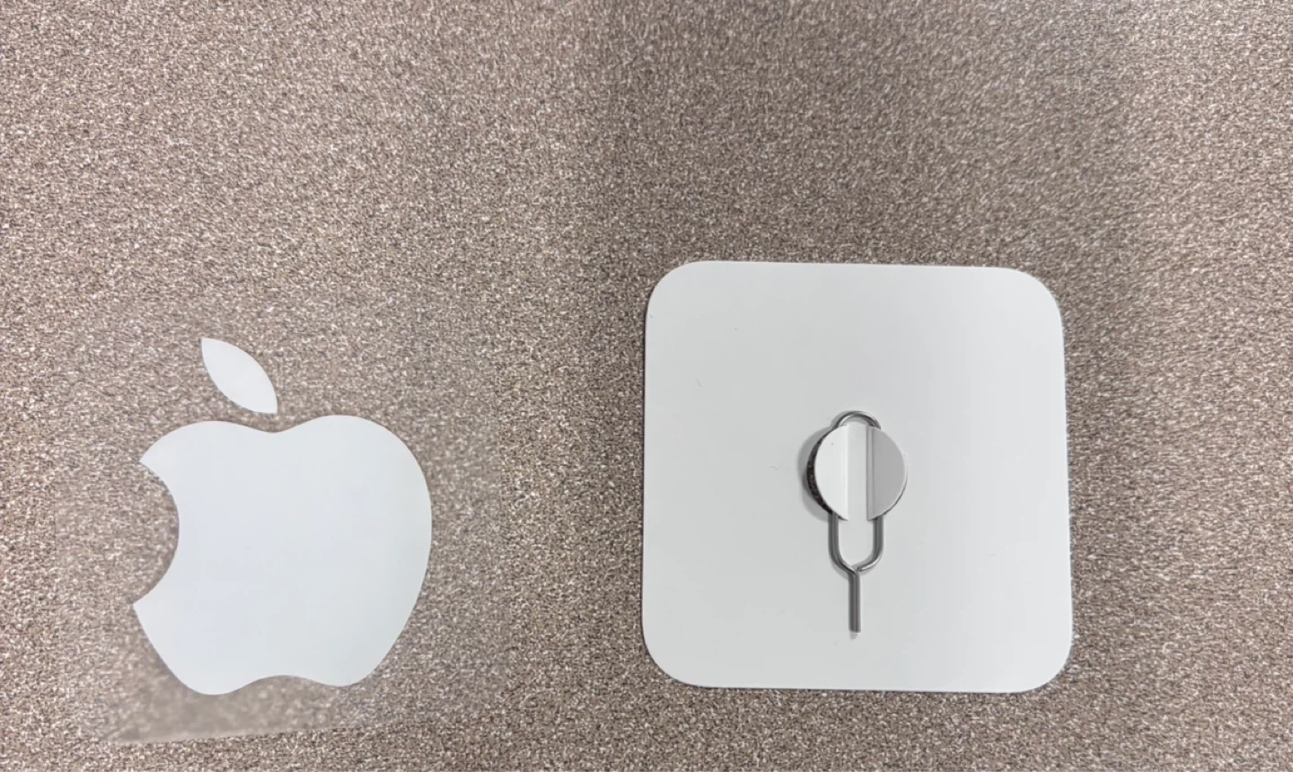 Apple SIM Card Eject Tool ⚽
