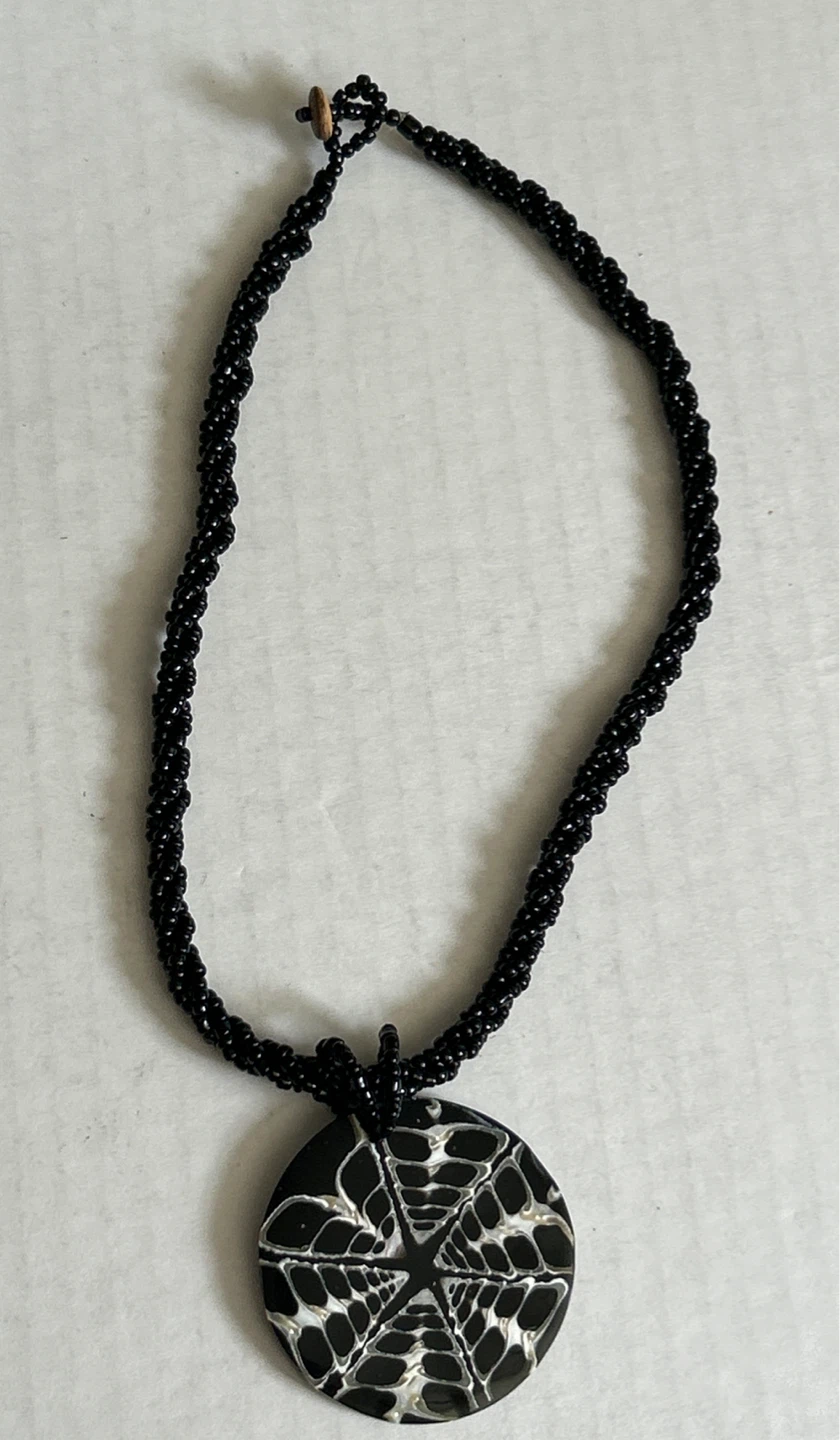⚽️Black Beaded Necklace with Round Pendant - photo 2