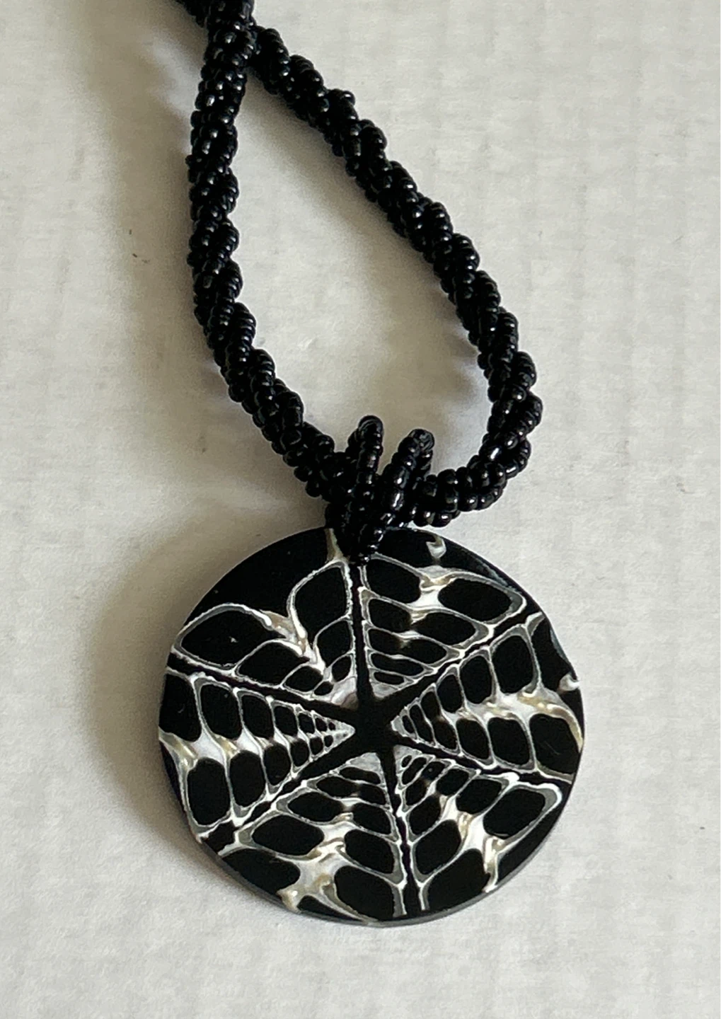 ⚽️Black Beaded Necklace with Round Pendant - photo 4