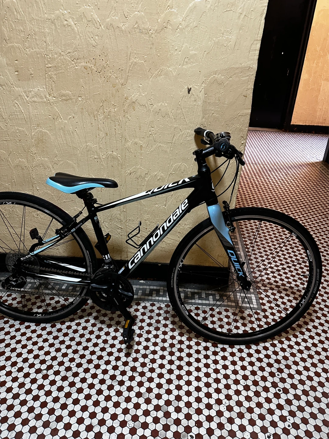 Cannondale Quick Hybrid Bike