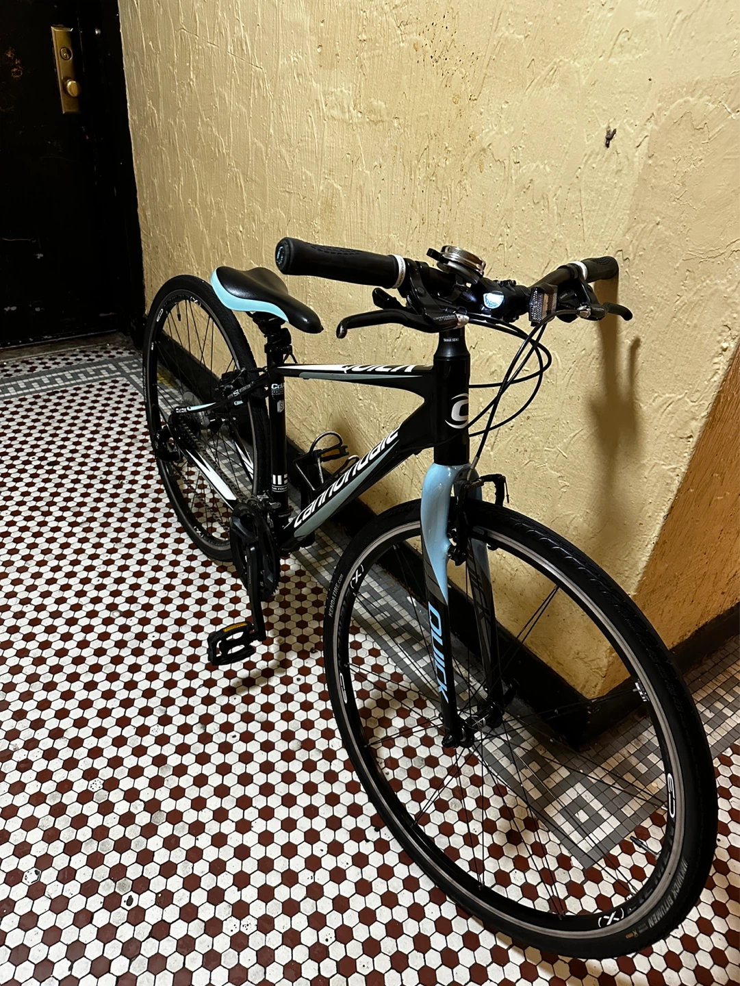 Cannondale Quick Hybrid Bike - photo 2