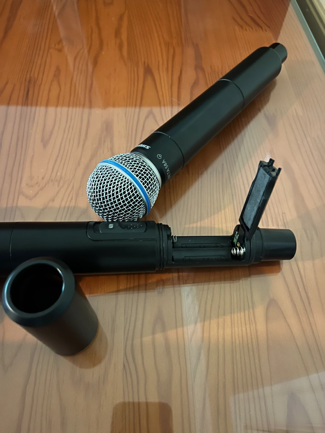 Shure Beta 58a cordless microphones - photo 3