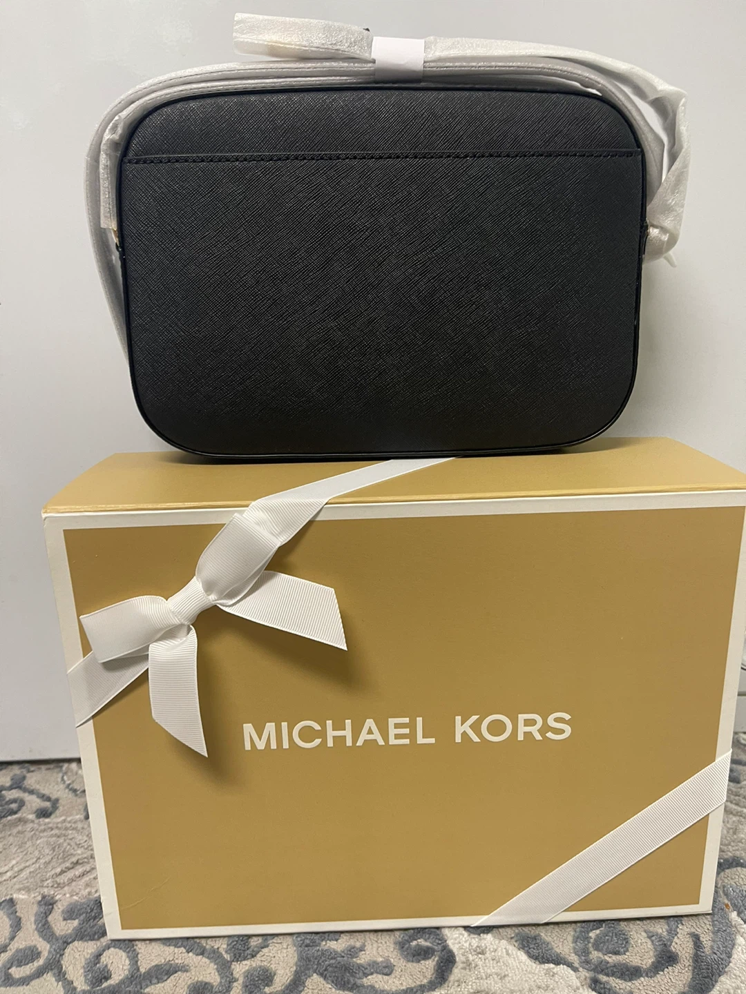 Michael Kors Jet Set Item Black Leather Camera Bag - photo 2