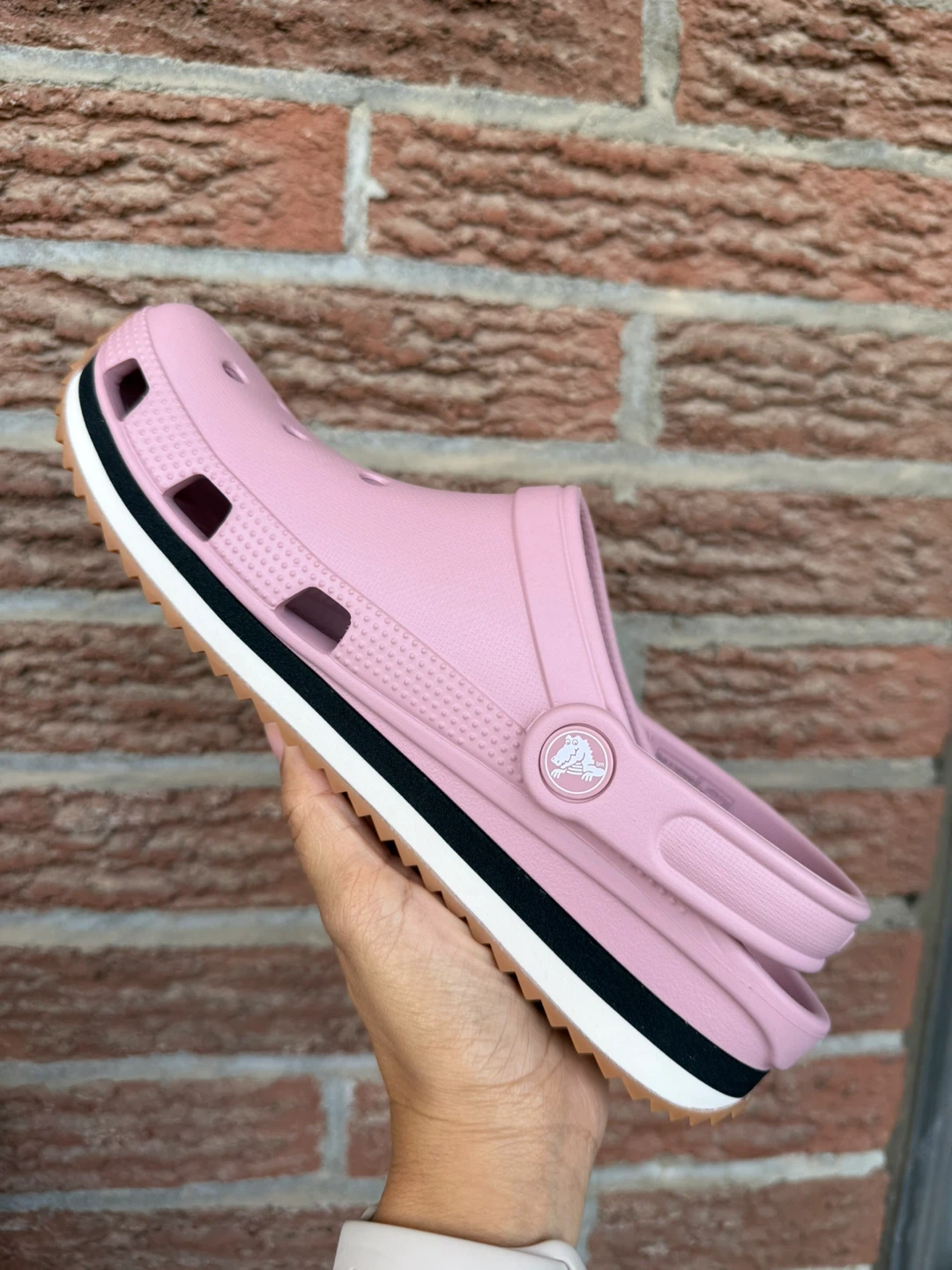 Crocs runner pink NEW WITH TAG
