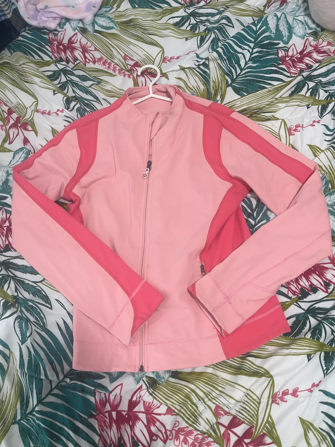 Lululemon Pink Track Jacket - photo 2