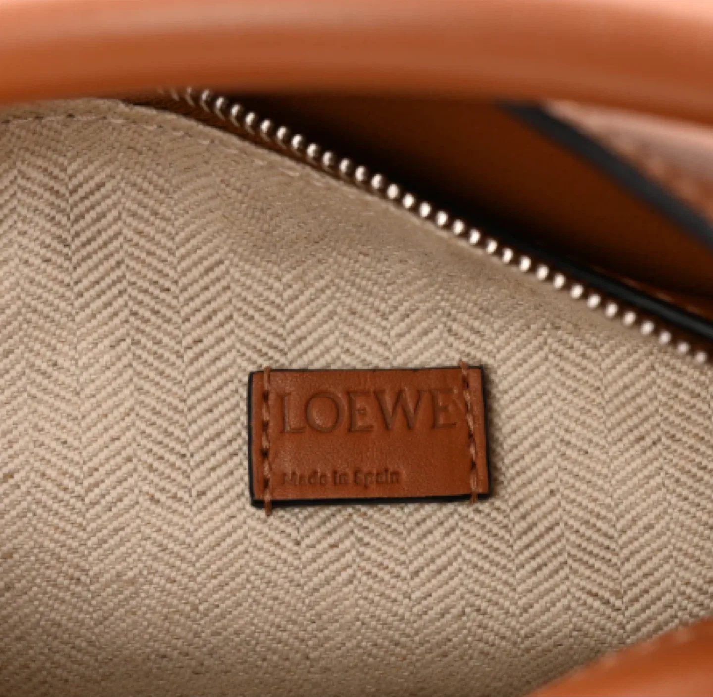 Authentic Loewe Puzzle Bag - Tan - photo 4
