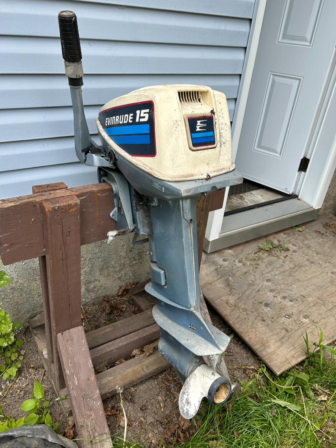 ⚽ 15 HP Evinrude Motor - photo 2