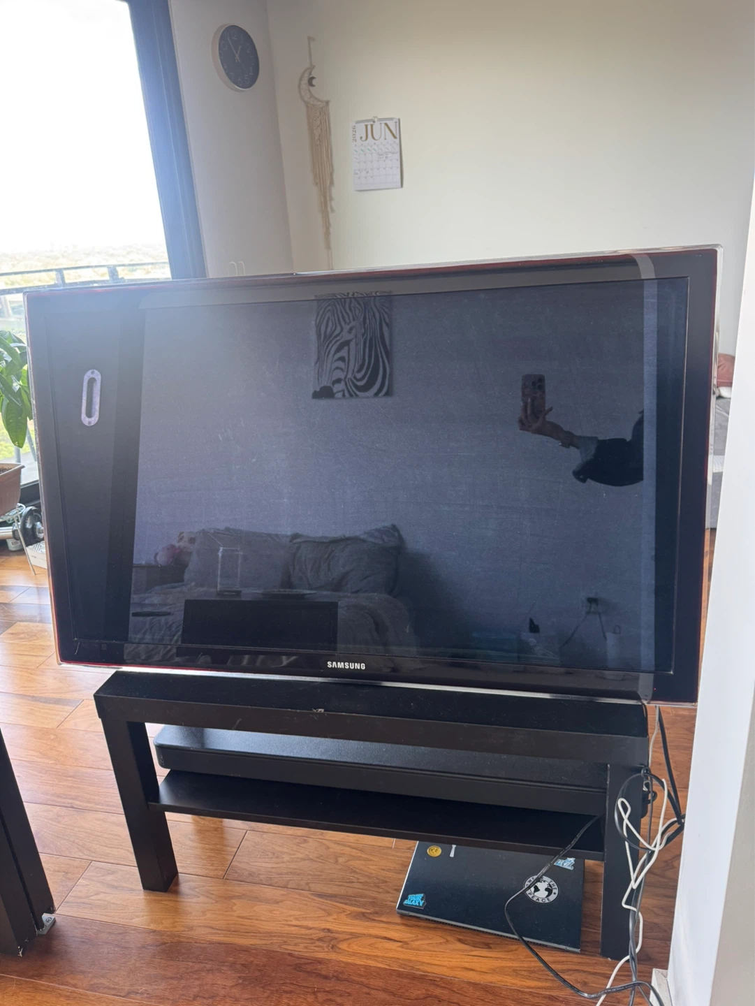 📺 Samsung 46" LED 1080p TV - photo 2